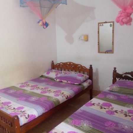 Kunam Beach Rest Inn Batticaloa Exterior photo
