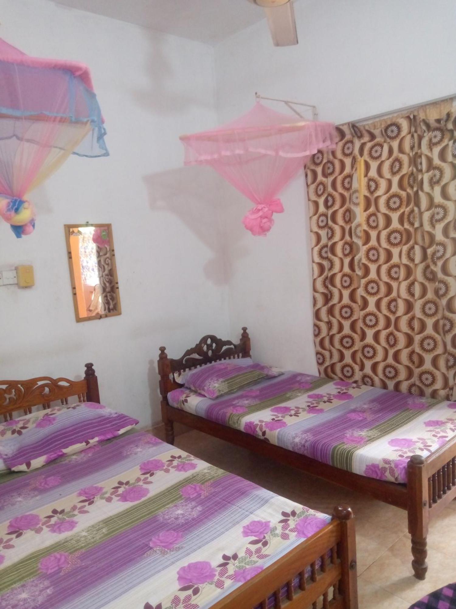Kunam Beach Rest Inn Batticaloa Exterior photo